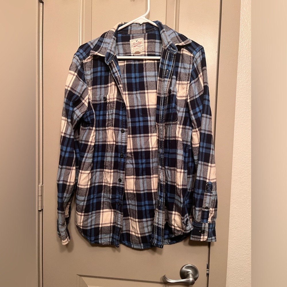American Eagle blue and white flannel
